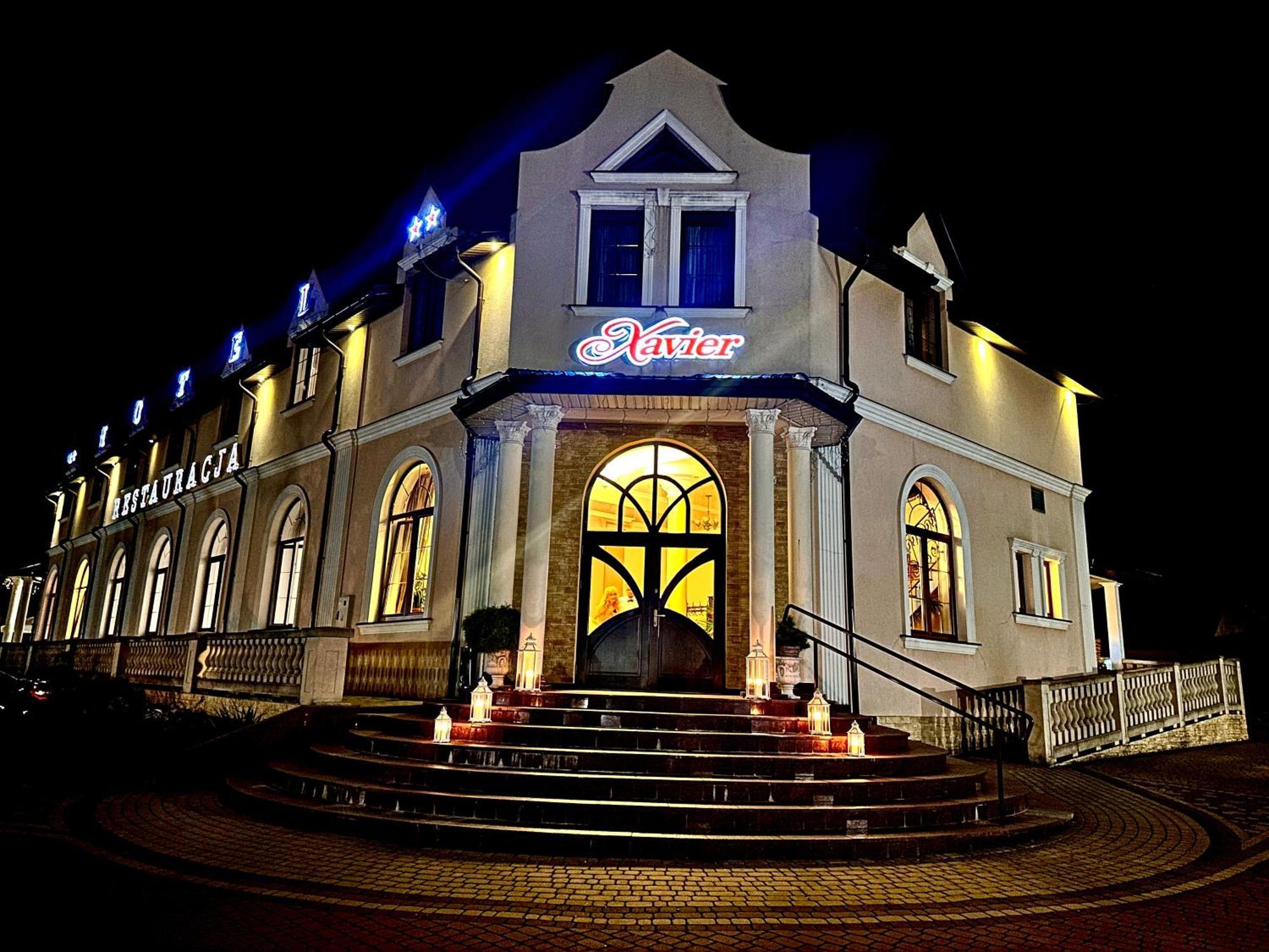 Hotel XAVIER Lubycza Krolewska Exterior foto