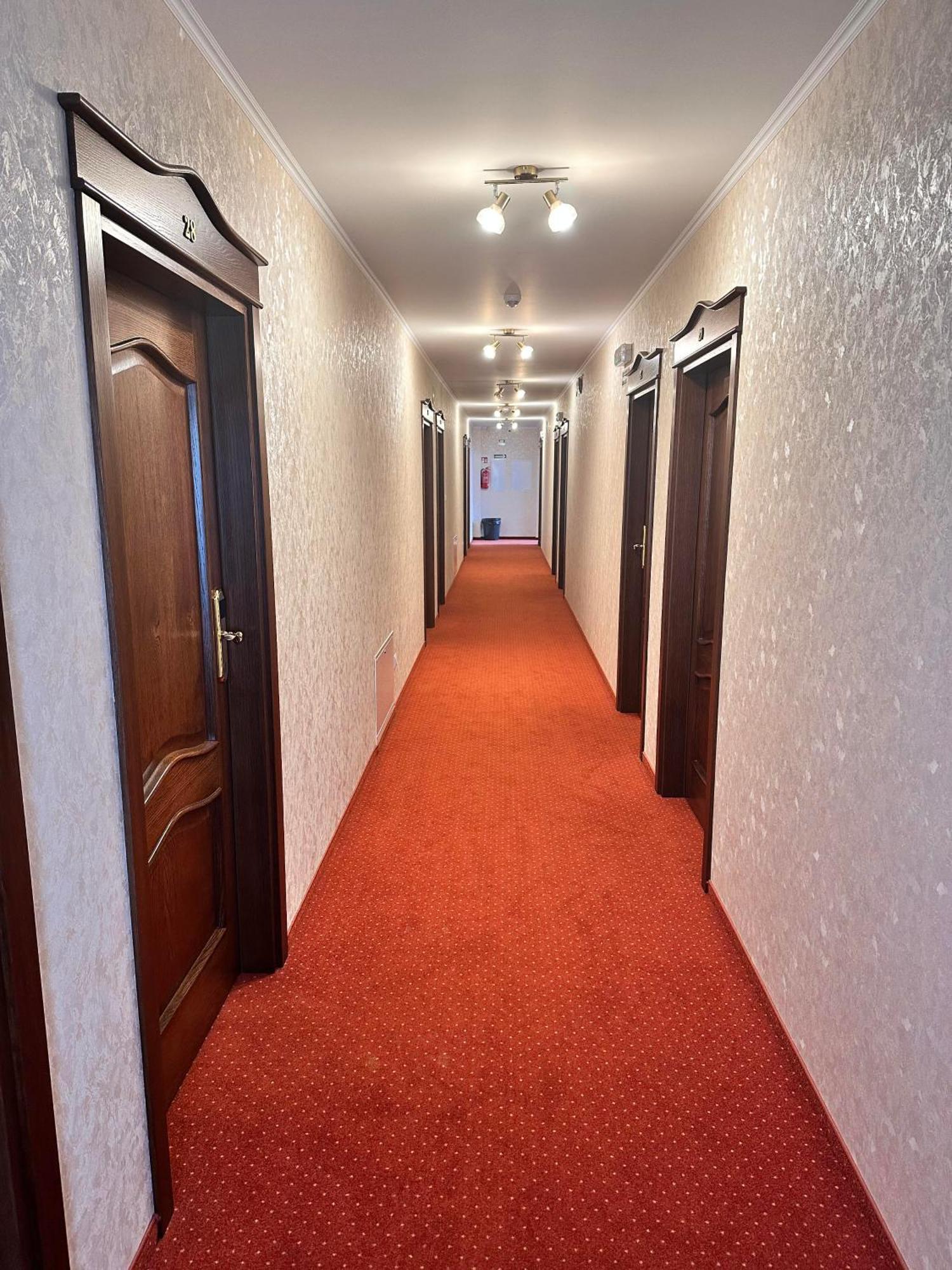 Hotel XAVIER Lubycza Krolewska Exterior foto